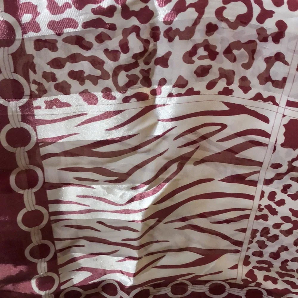 Vintage Red & White Silky Scarf - Picture 5 of 8